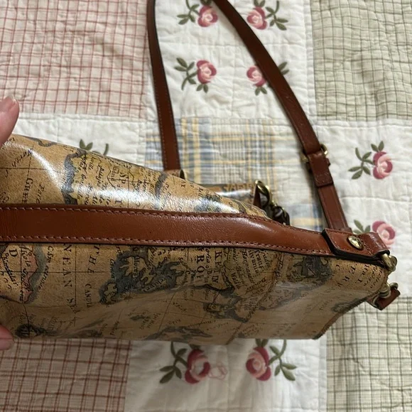 Patricia Nash European Map 13” x 10” x 5”leather adjustable strap crossbody bag - Picture 5 of 13